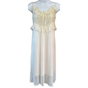 Vintage Fashion Classic Nightgown Coquette Cottagecore White Lace Ruffle Dress